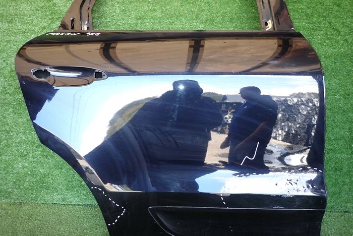 PORSCHE MACAN 95B 14- door right rear. rear part