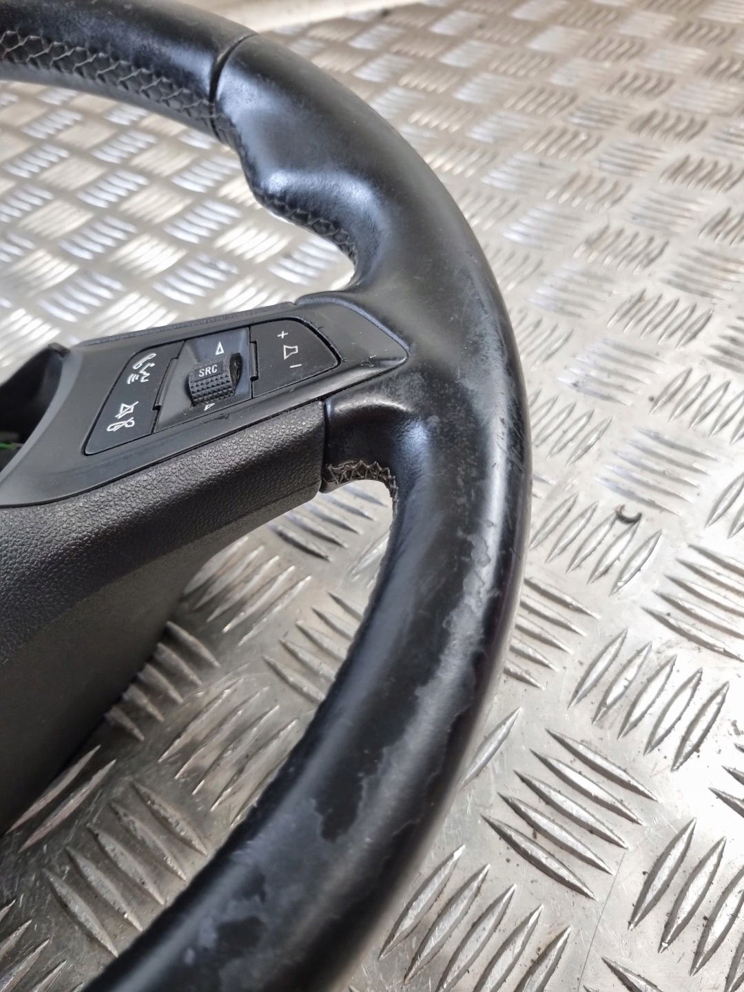 OPEL CORSA E volant kůže MULTIFUNKCJA