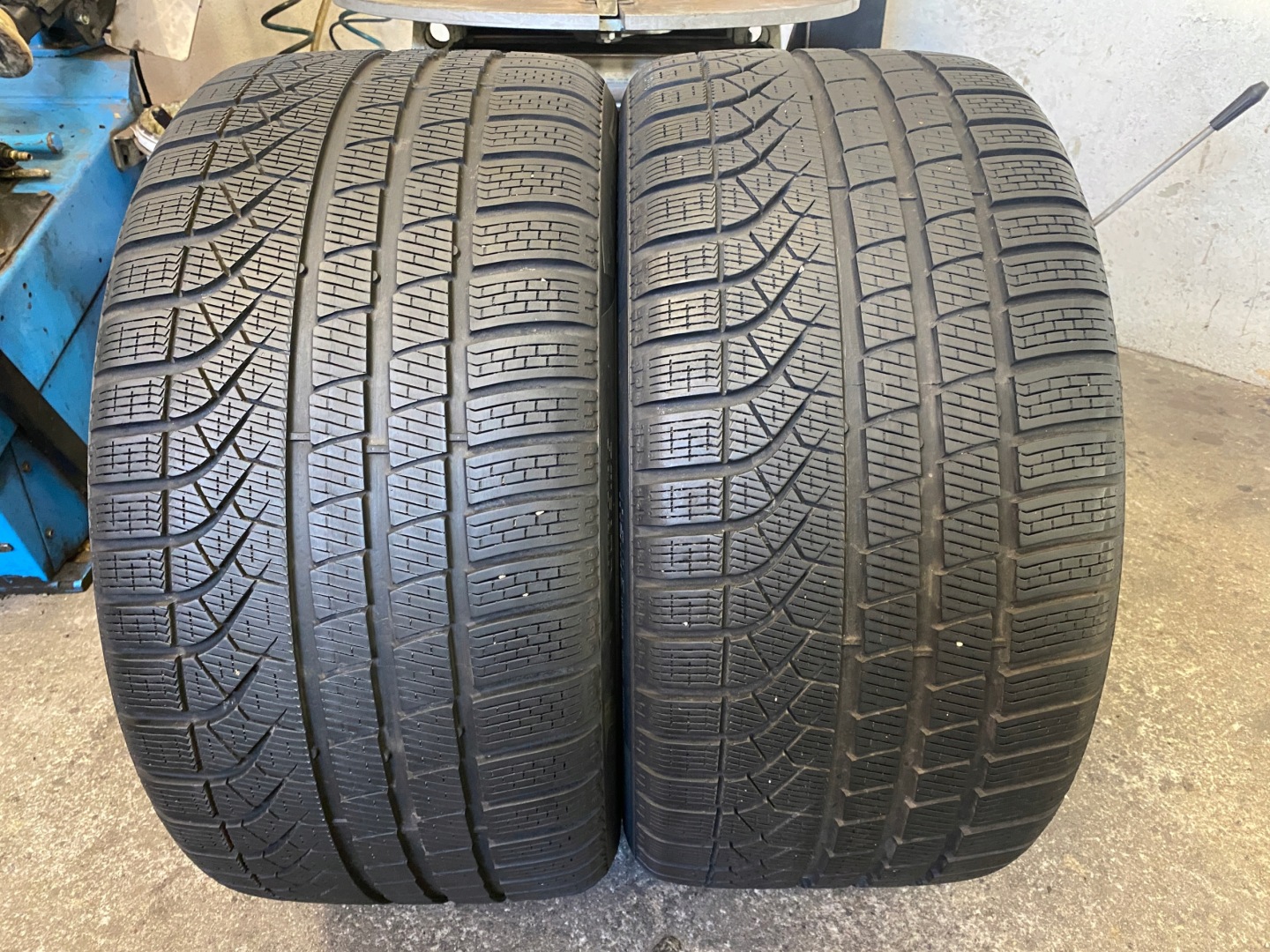 2 tyres winter 285/40R19 Pirelli P ZERO Winter 7mm 2022r