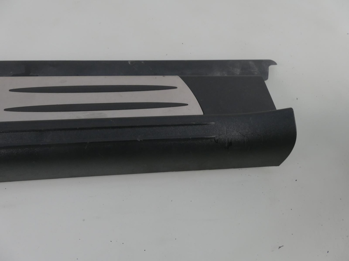 MERCEDES SLK R171 moulding threshold cap of the threshold right