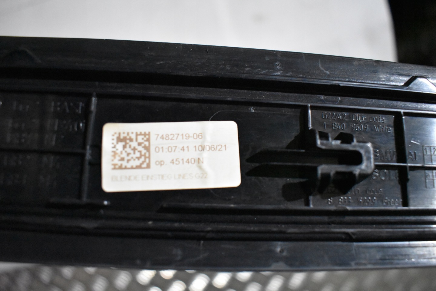 moulding cap threshold right BMW G22 G23 1