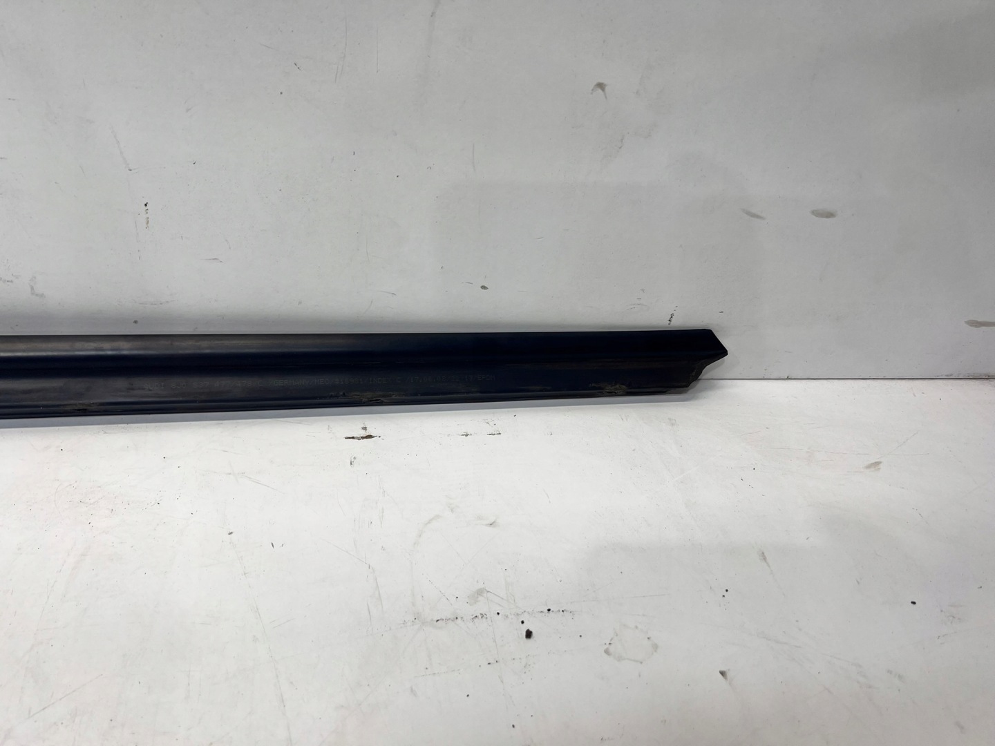 těsnění dveře levý předek AUDI TT 8J0837477C