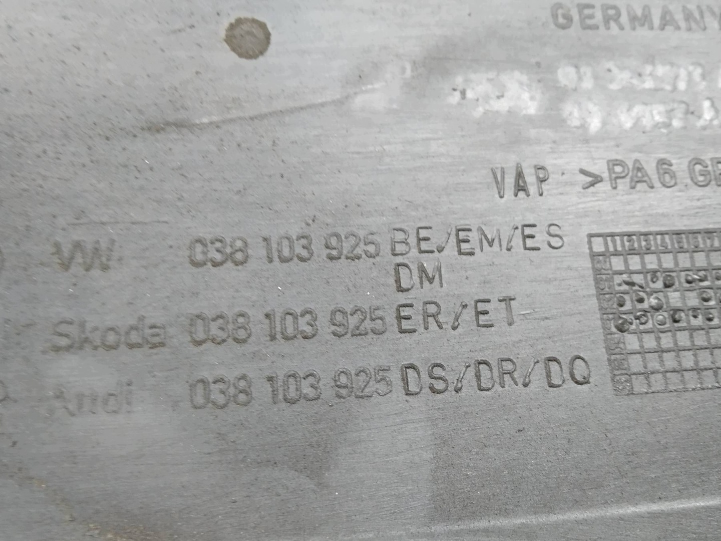 engine housing cover 038103925 1.9 TDI Audi A4 II (2000-2006) B6
