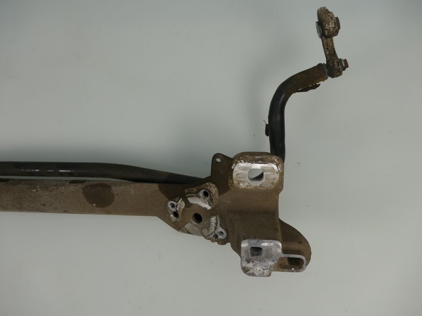 AUDI A8 D3 3.0 TDI console sider below engine bar 4E0199205Q