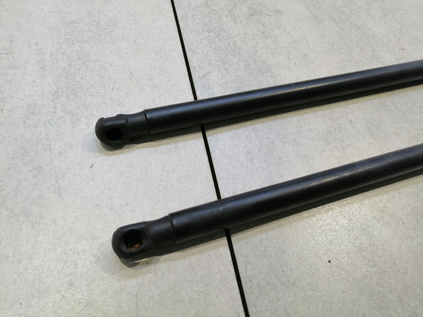 Dämpfer heckklappe FOCUS MK2 KOMBI 4M51N406A10B
