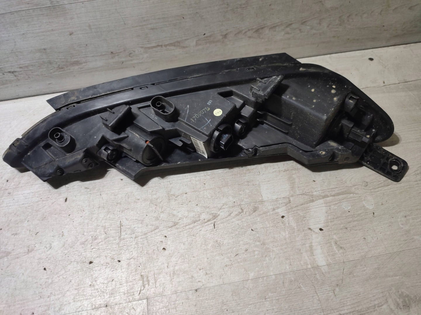 Reflektor front side left Hyundai Kona and 92207J9000