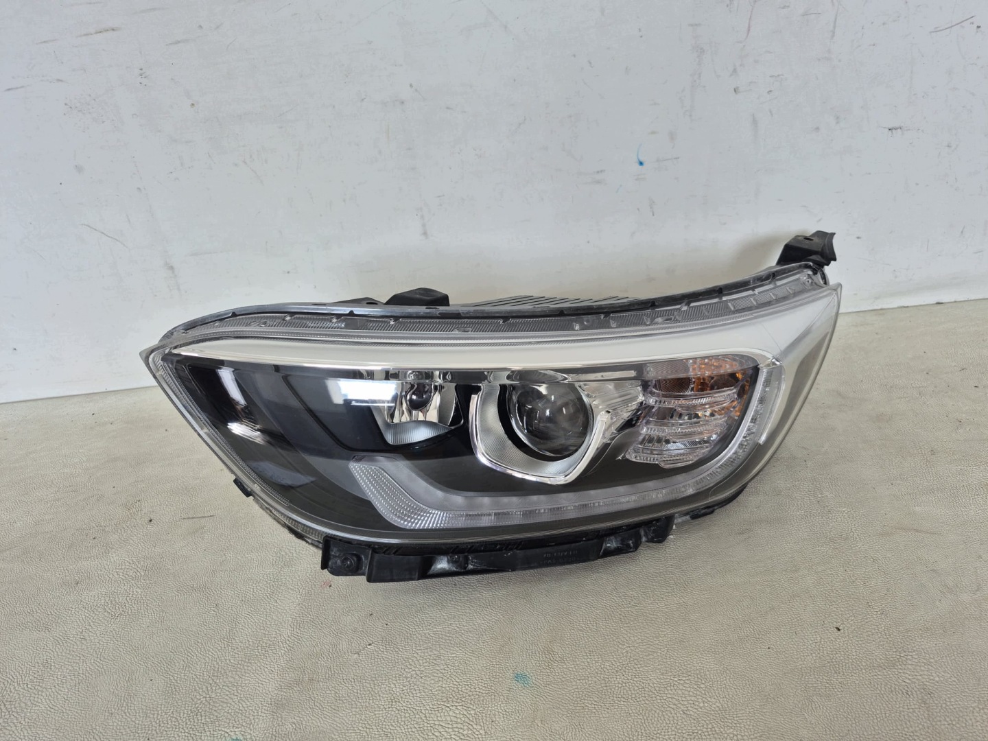 KIA STONIC 17- light left front front lens LED 92101-H8