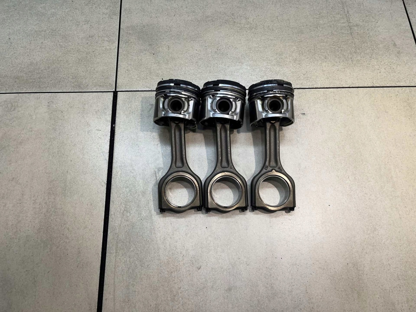 piston connecting rod PEUGEOT EXPERT II 1.6 HDI 75l93