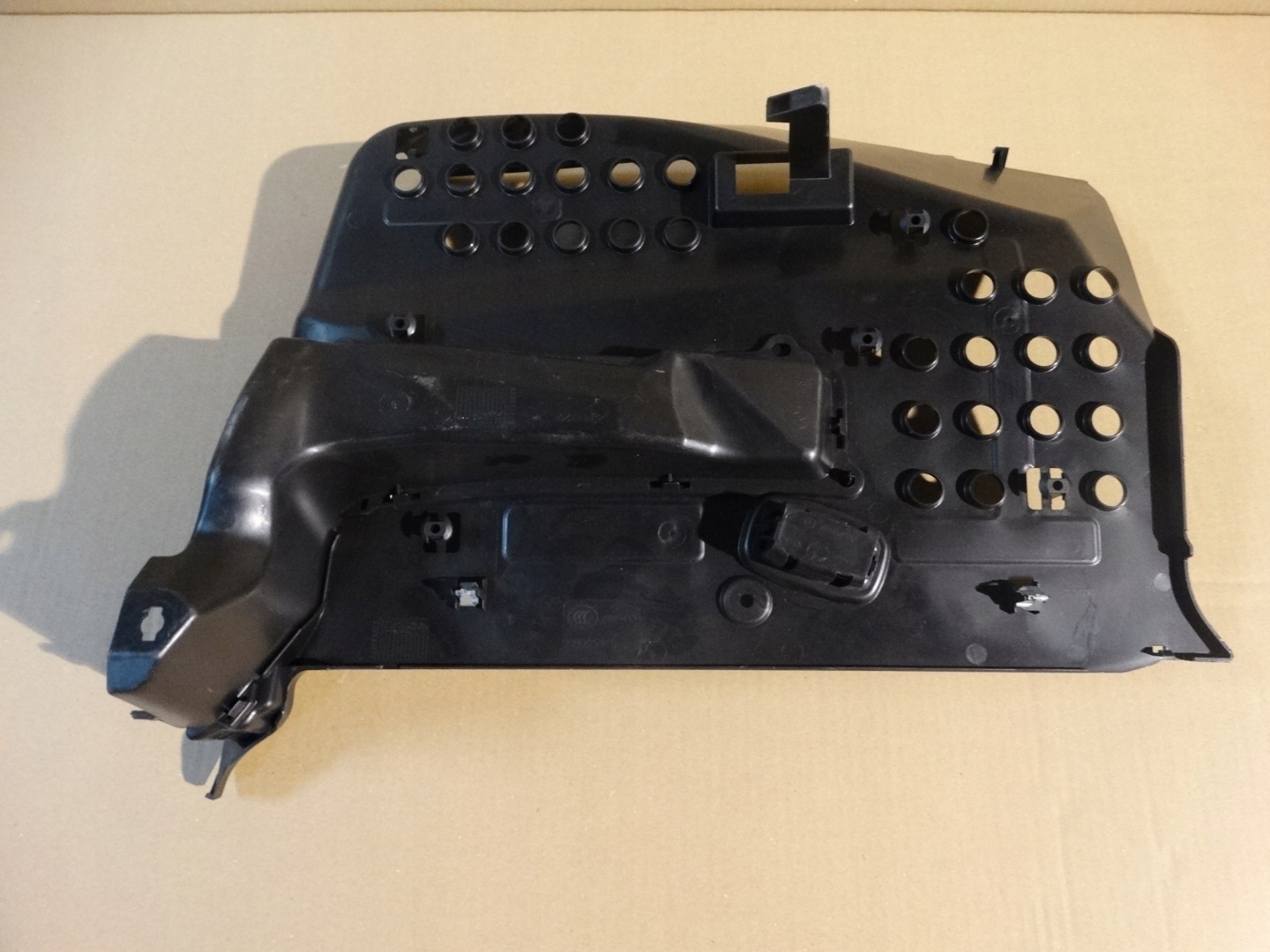 IDEALNA BLENDE ABDECKUNG KONSOLE MERCEDES GLC W253 1