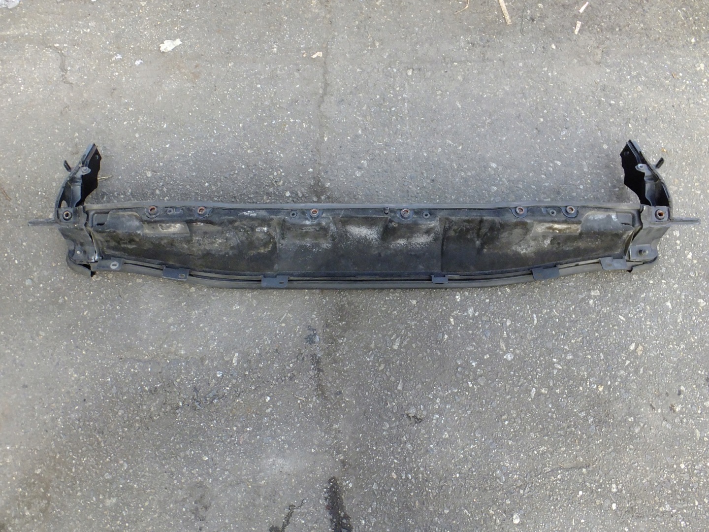 torpedo lower renault megane III 2010r 668100004R
