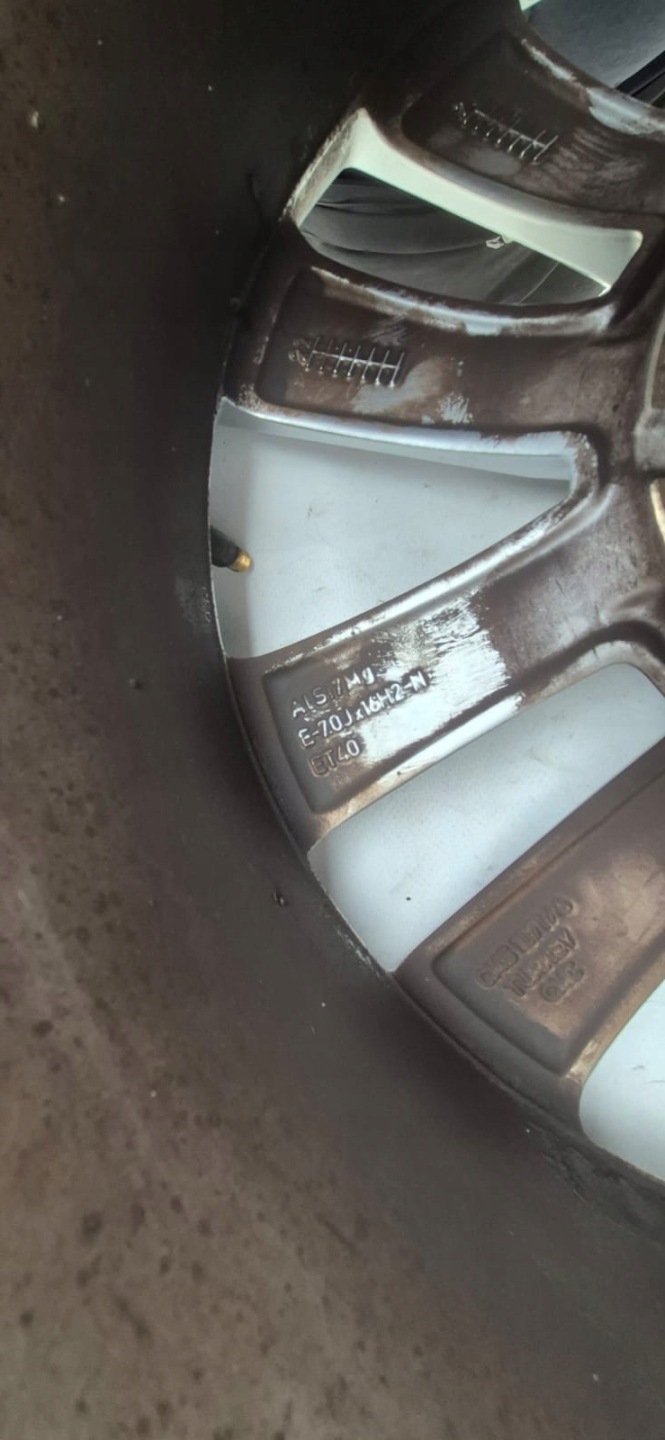 AUDI 8Y0601025 7JX16 16" disk hliníkový