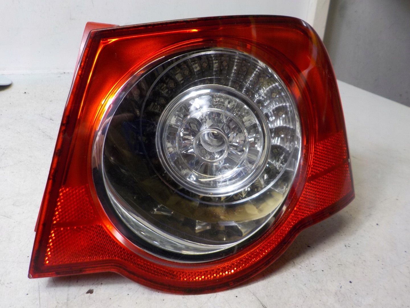 VOLKSWAGEN PASSAT B6 sedan light right rear part rear