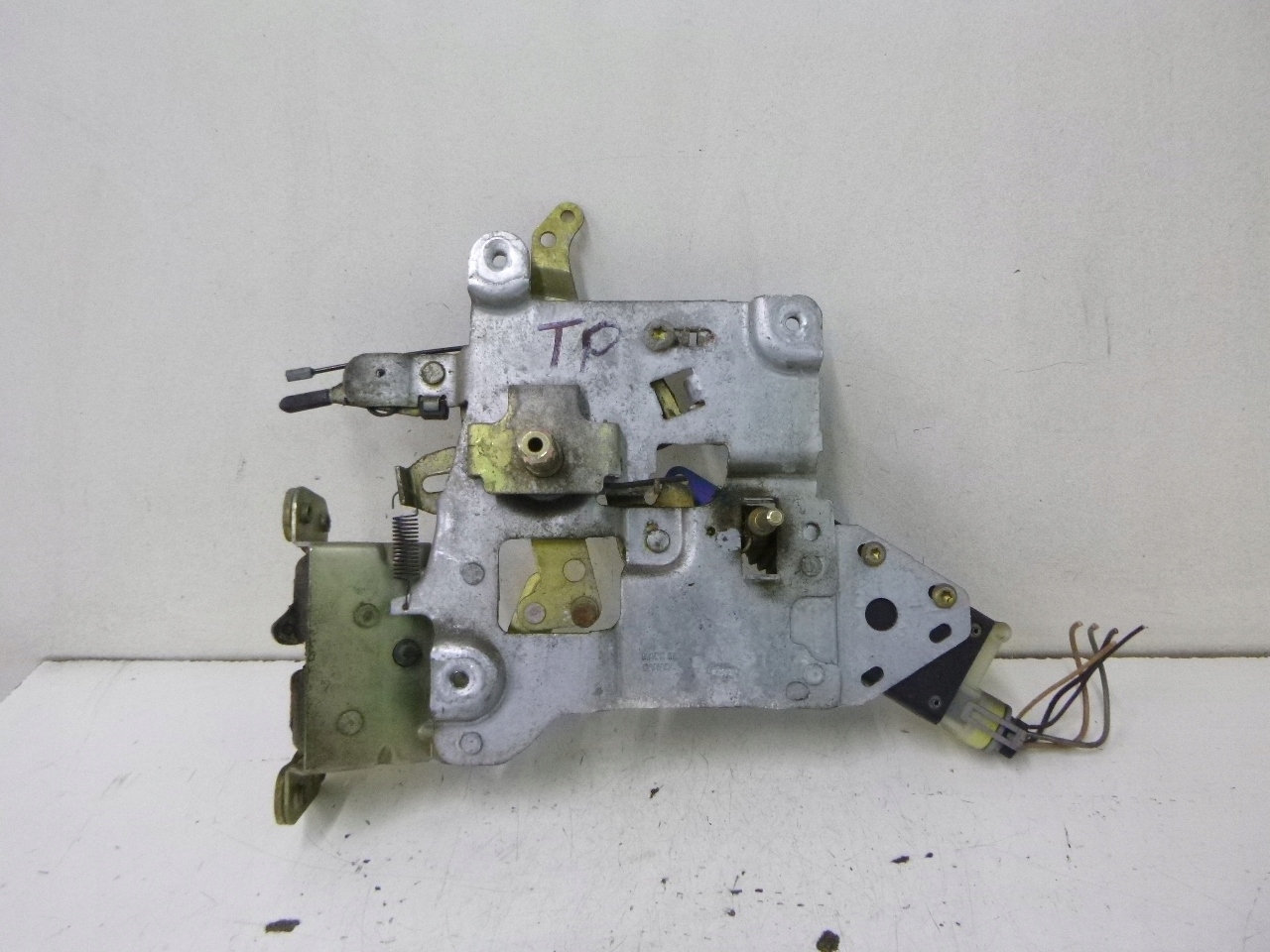 lock door rear part right Opel Sintra 1998 1101215