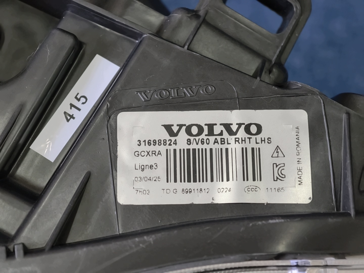 VOLVO V60 and LIFT light REFLEKTOR XENON positioning left front original 31698824