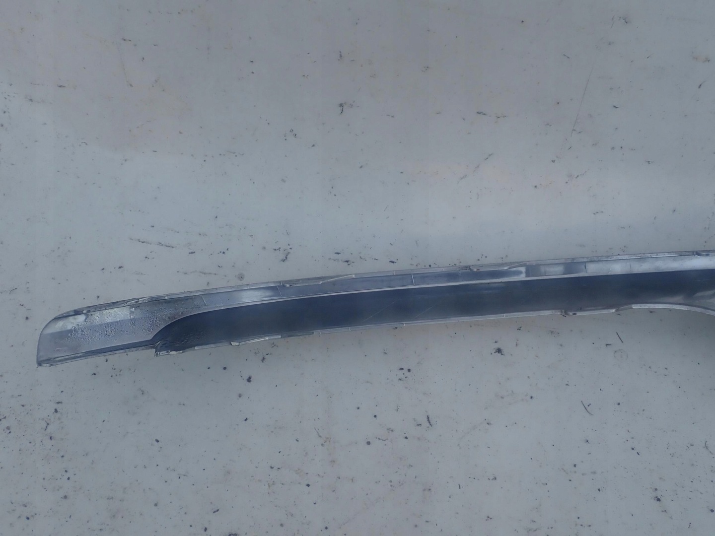 VW PASSAT B8 ALLTRACK moulding KRATKI right CHROM