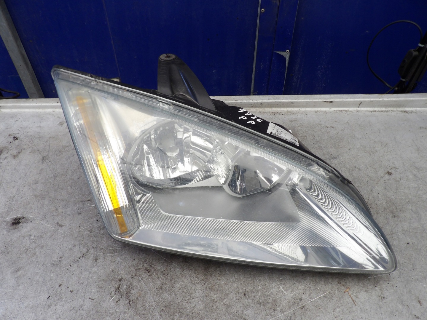 Ford Focus MK2 light front right