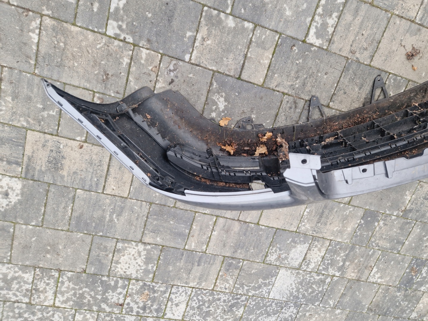 bumper front front VOLKSWAGEN VW TOURAN 1T0807221 1T0807217