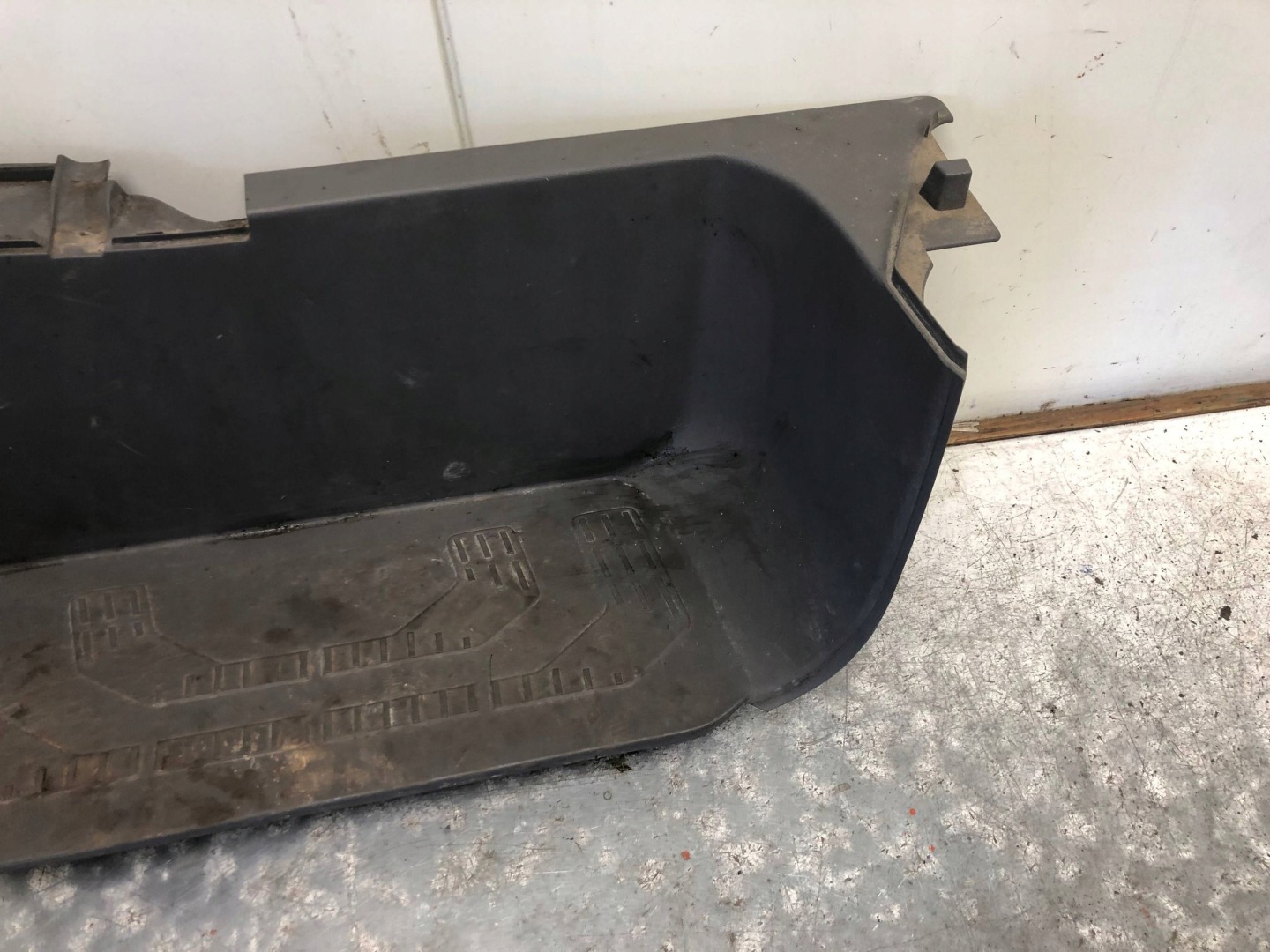 threshold STOPIEN left front VW CRAFTER II MAN TGE 7C0863735B