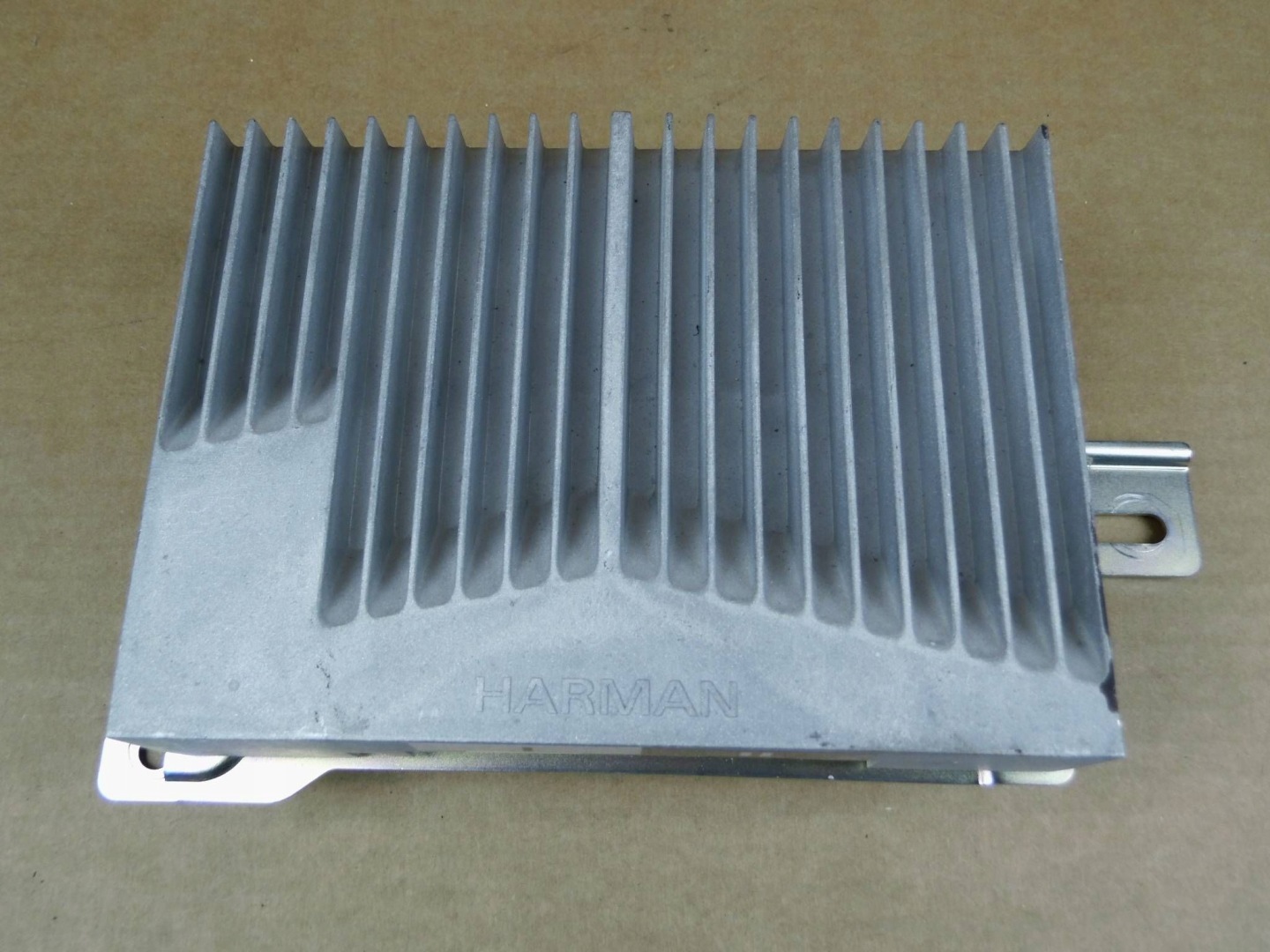 Kia Soul amplifier HARMAN 96370-J2200