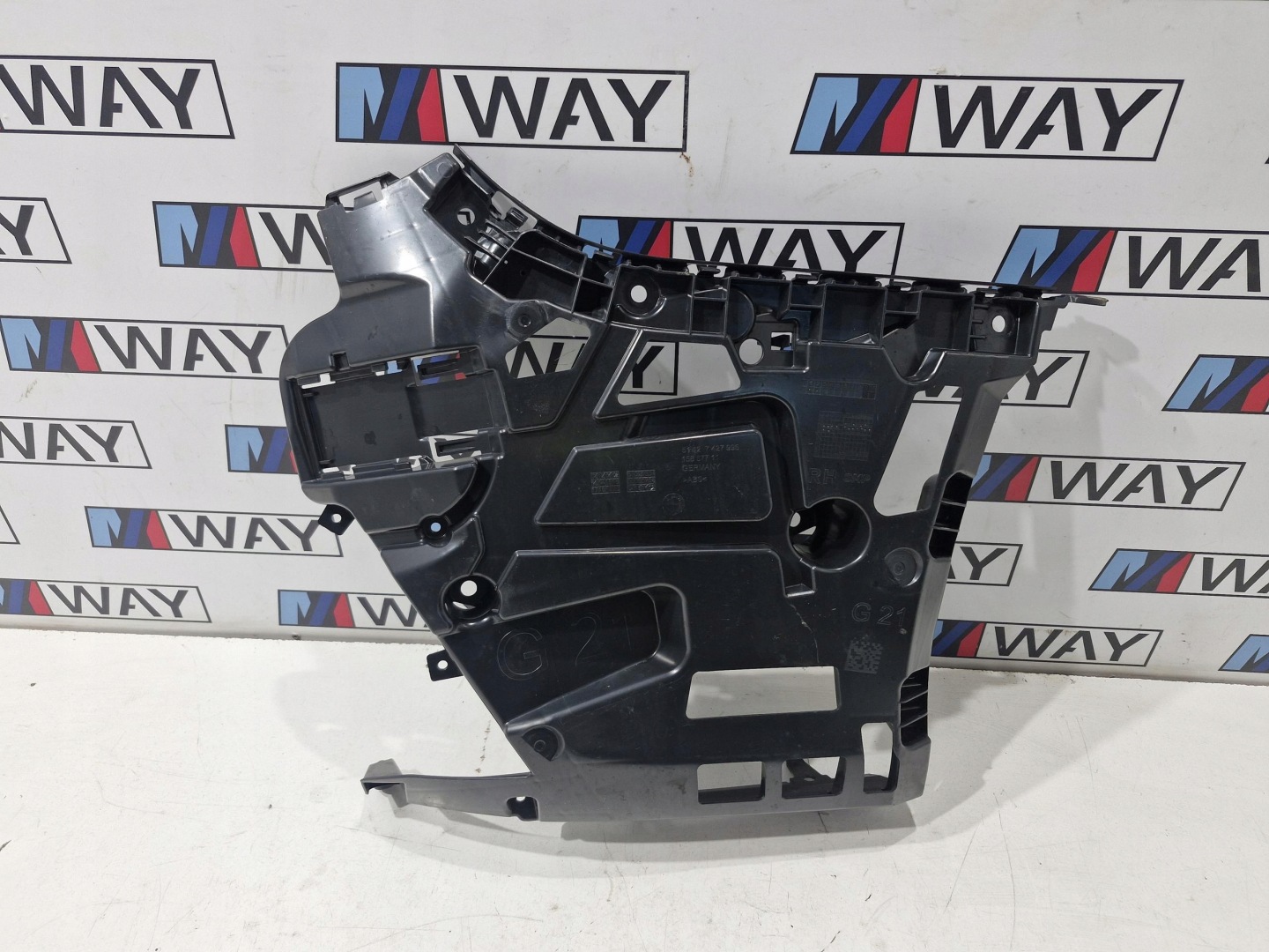 BMW G21 supporto staffa paraurti destra posteriore 7427996