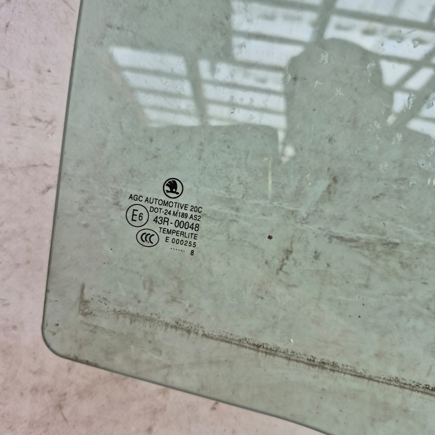 SKODA FABIA II 2 KOMBI 09-14 window right rear part