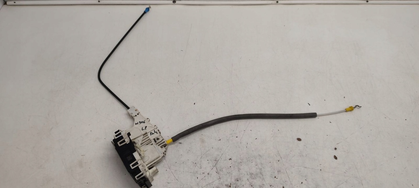 lock door front front left Mercedes Sprinter 906