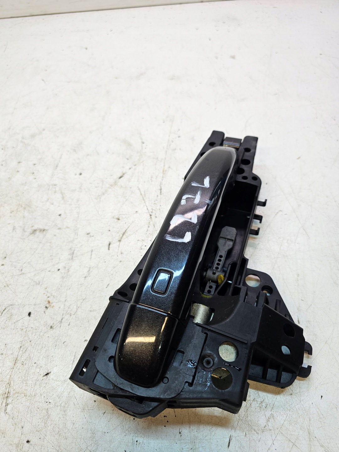 handle right AUDI A4 B8 A5 8T Q5 LZ7L 8T0837886A *
