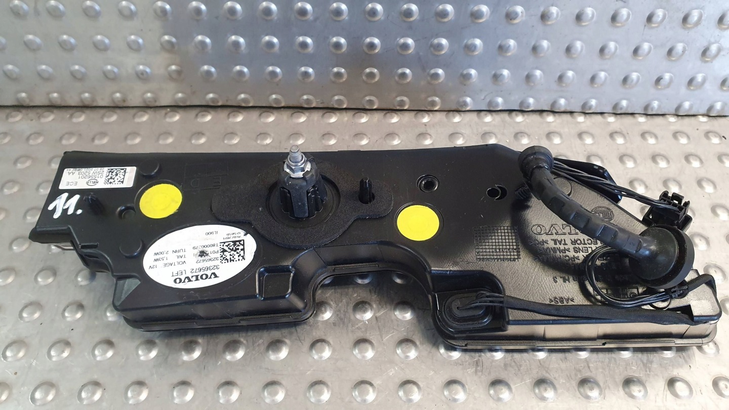 light rear part left VOLVO C40 to the bonnet 21- 32365672