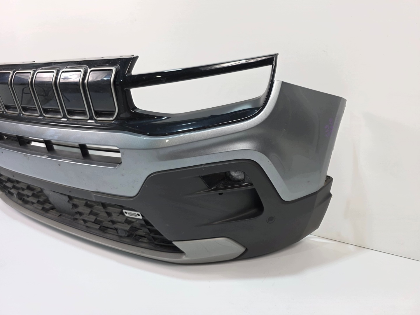 Frontstoßstange JEEP AVENGER 6XPDC LED 519 grau EVOLUZIONE