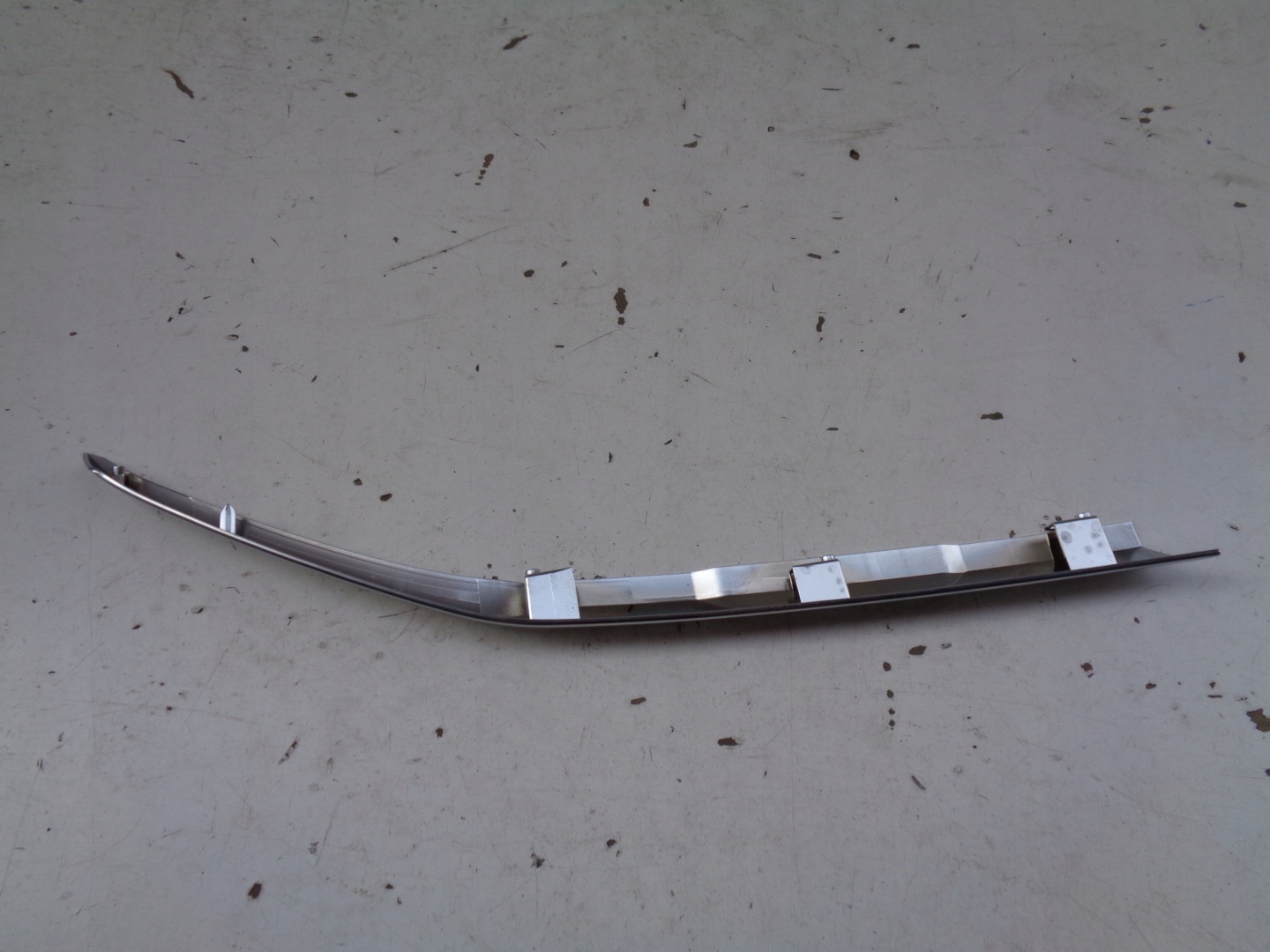 CHROM GRIGLIA sinistra VW AMAROK 23