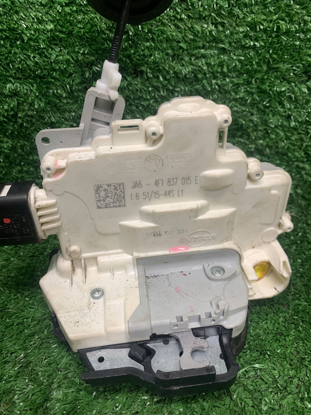 lock door left front AUDI A6 C6 KOMBI 04-08 4F1837015E