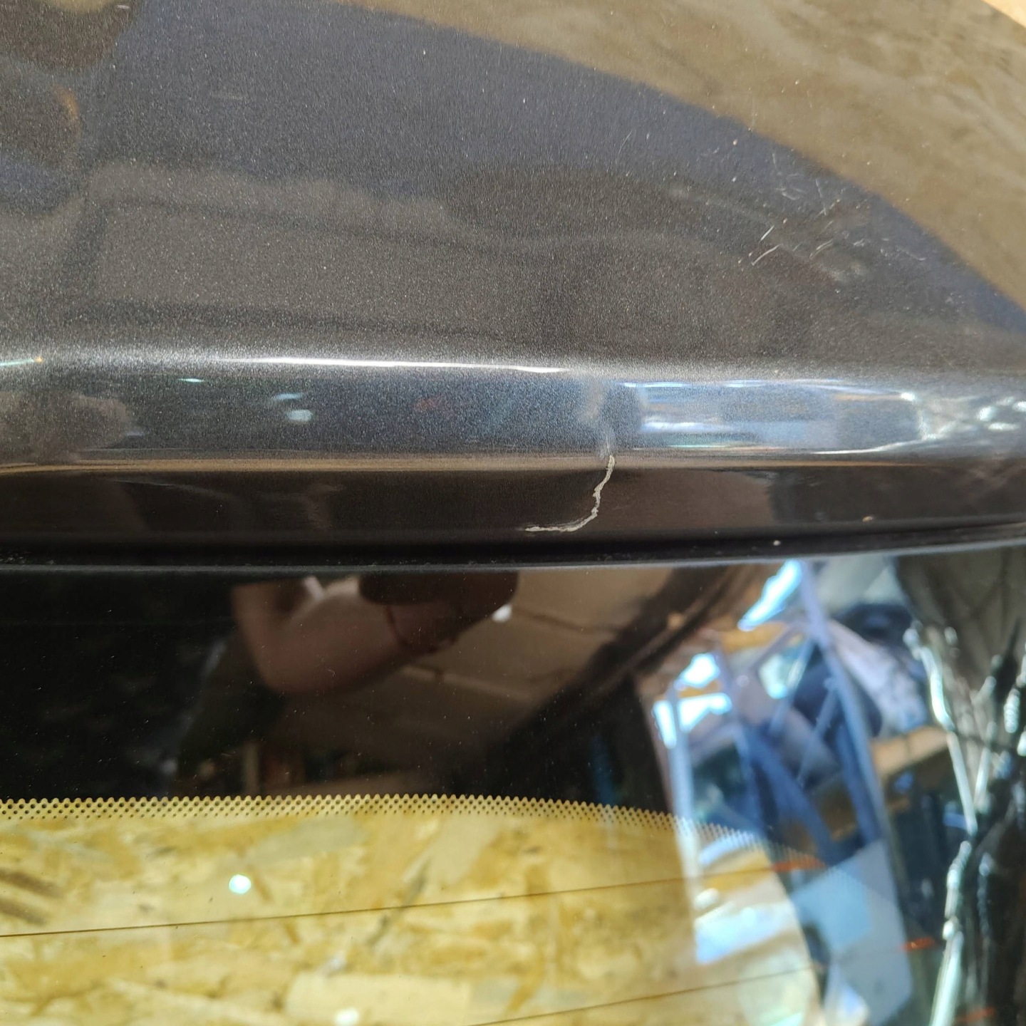 trunk door boot rear part Peugeot 208 and