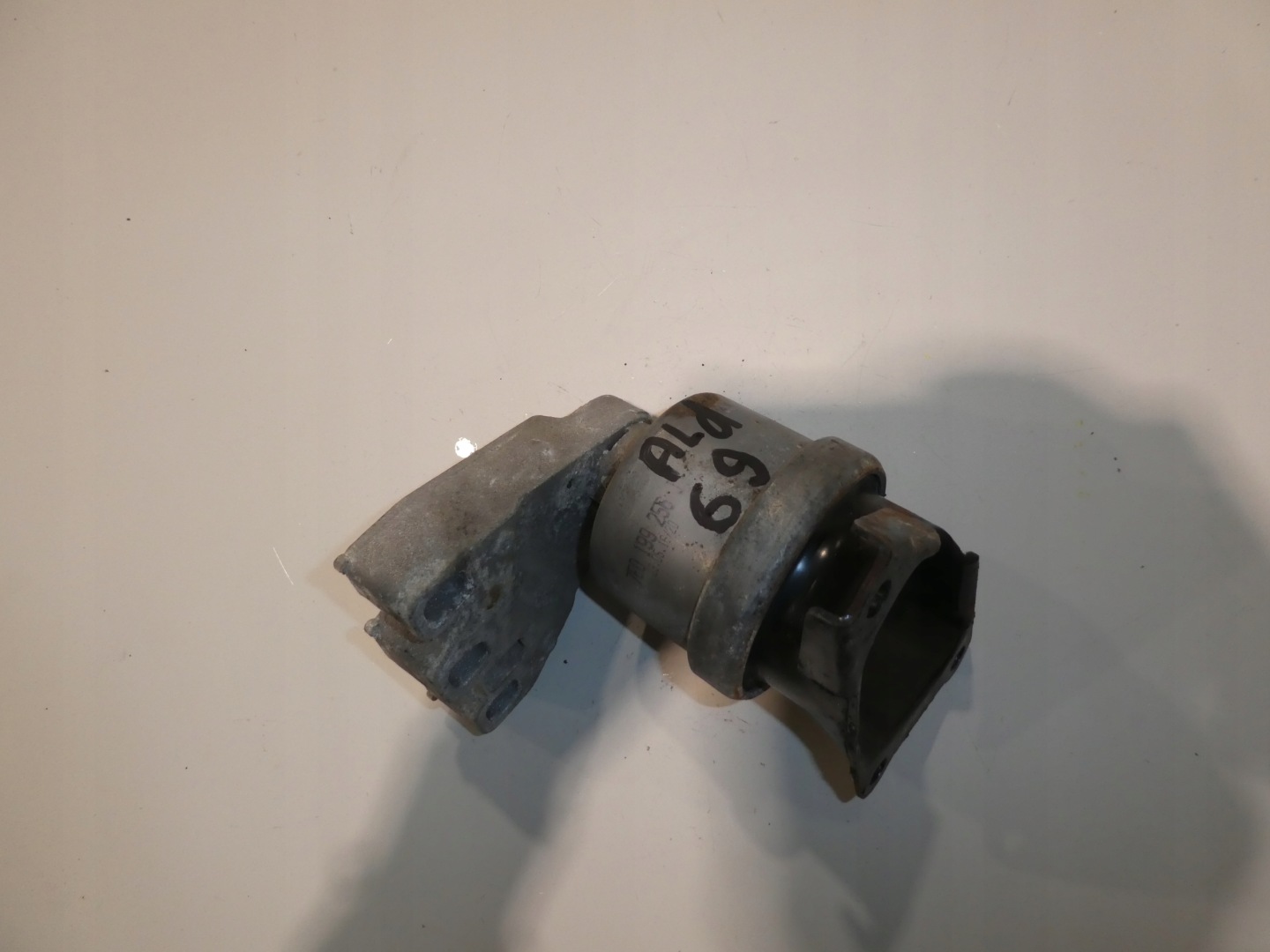 T5 LIFT 2.0TDI engine mount 7E0199256J 7E0199207