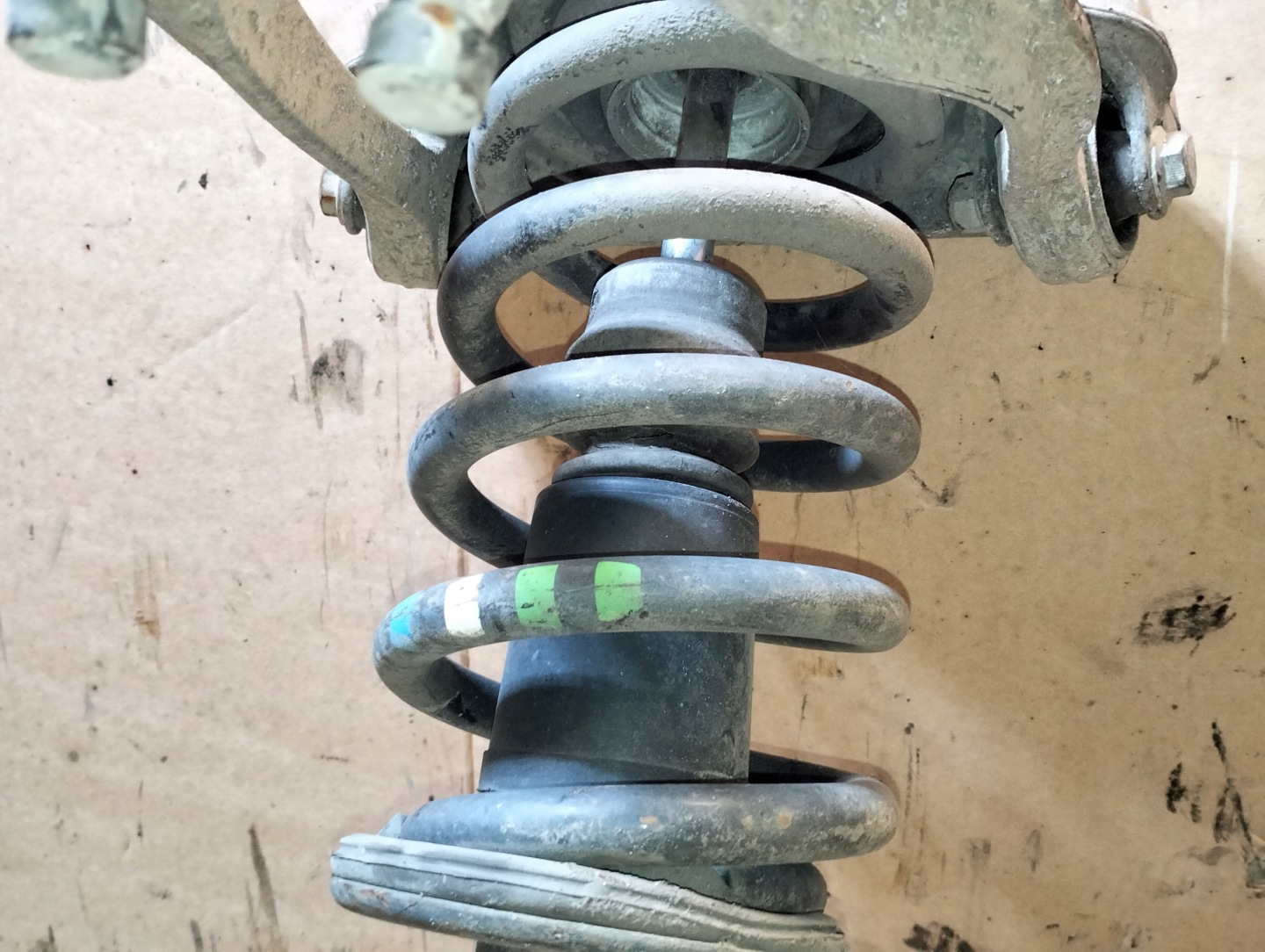 shock absorber front AUDI A4 B6 2.5 TDI KYB 341845