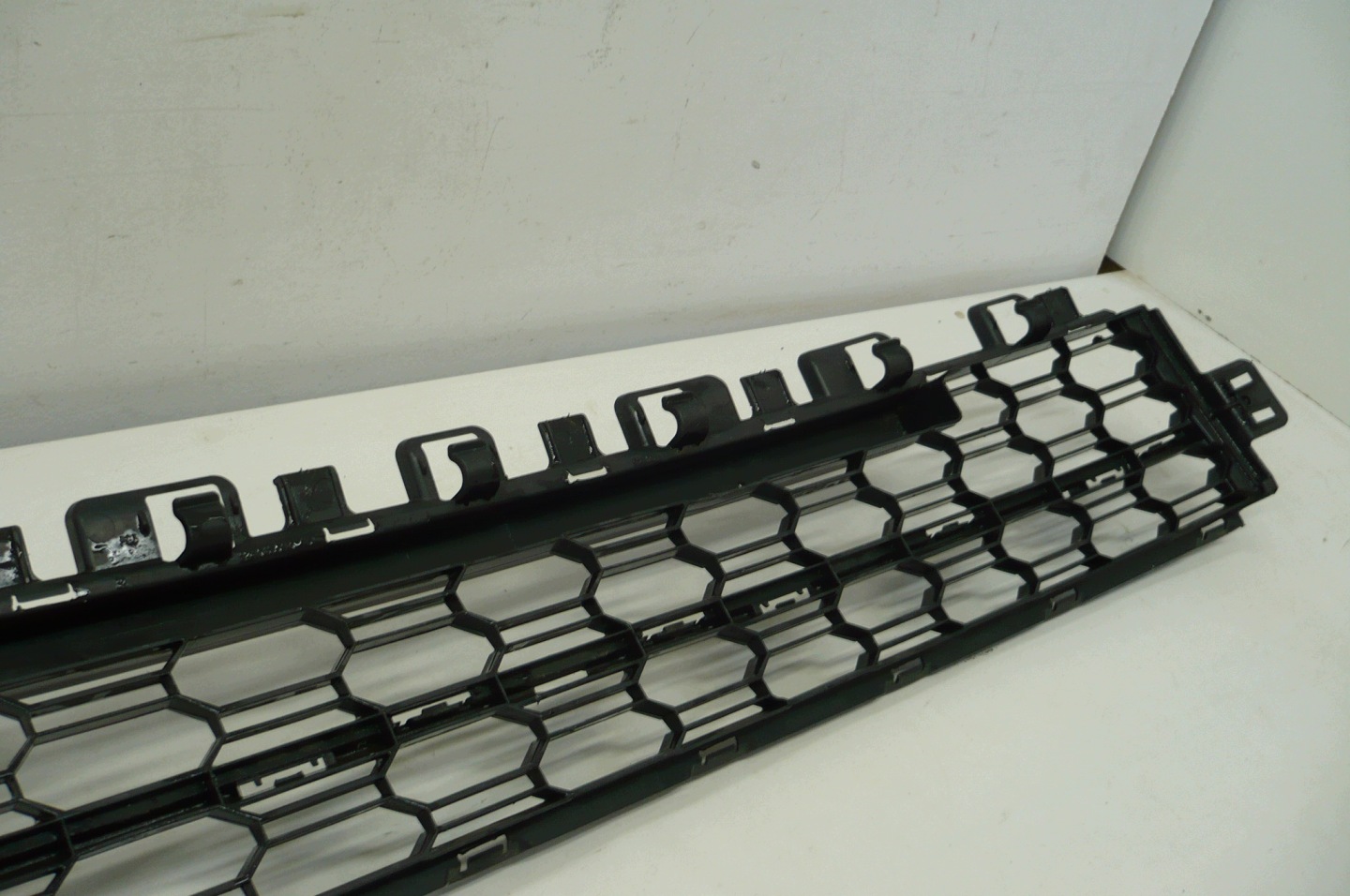 SKODA OCTAVIA IV 4 grid of a bumper front central original 19