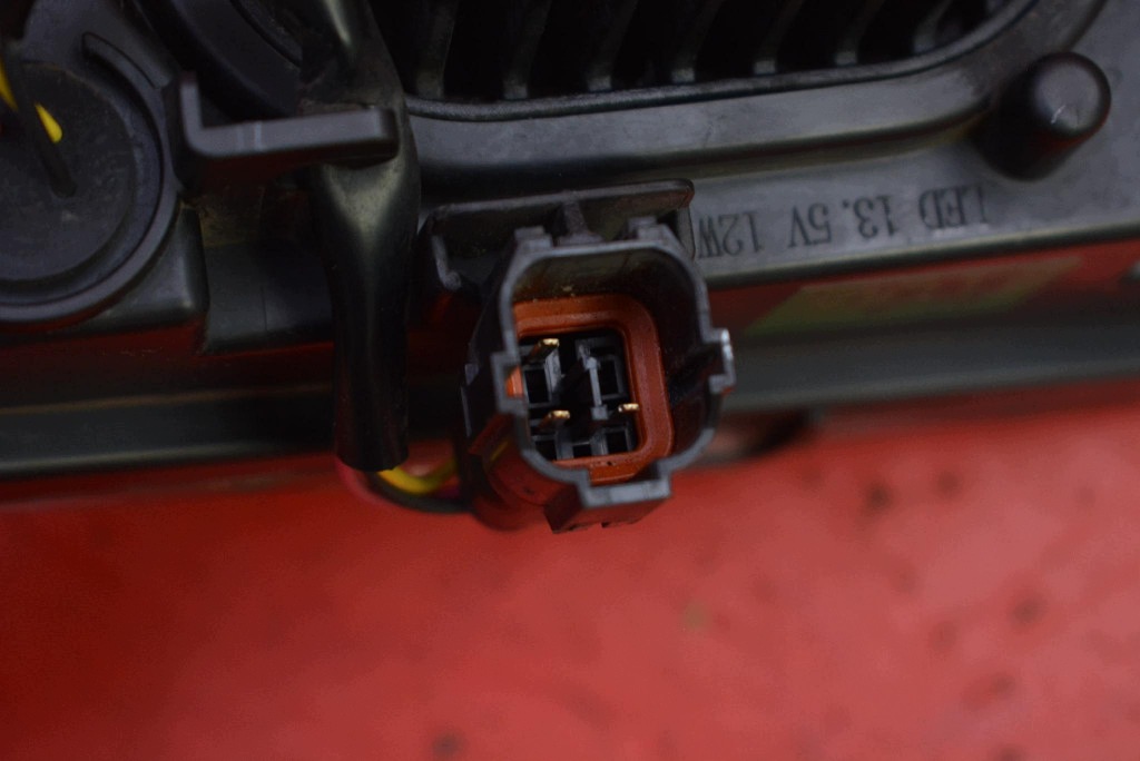 fog light right front front 605000821AA JAECOO J7 23