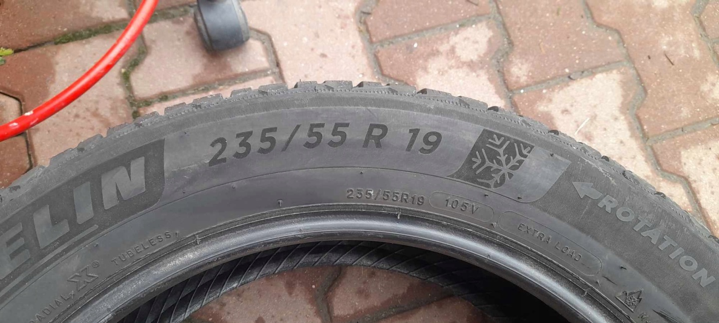 MICHELIN PILOT ALPIN 5 SUV 235/55R19 105V XL