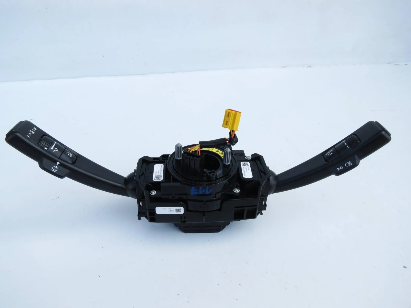 steering wheel levers and controls ring VOLVO S60 II 10-18 31343018