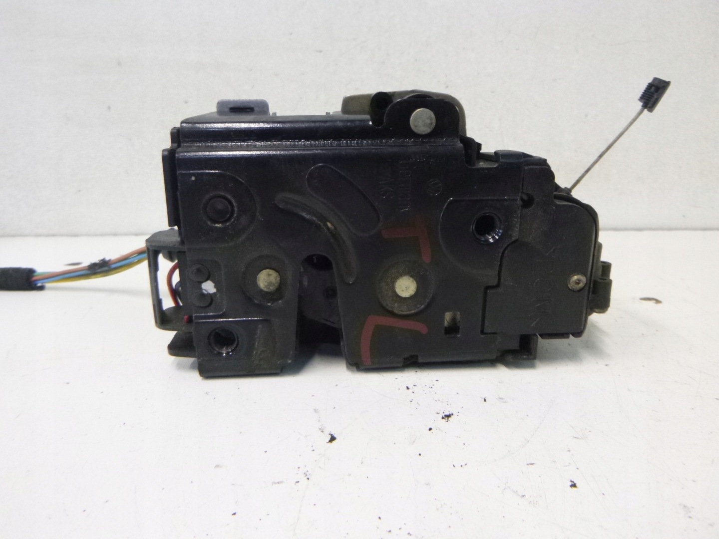 lock door rear part left Skoda Octavia 2001