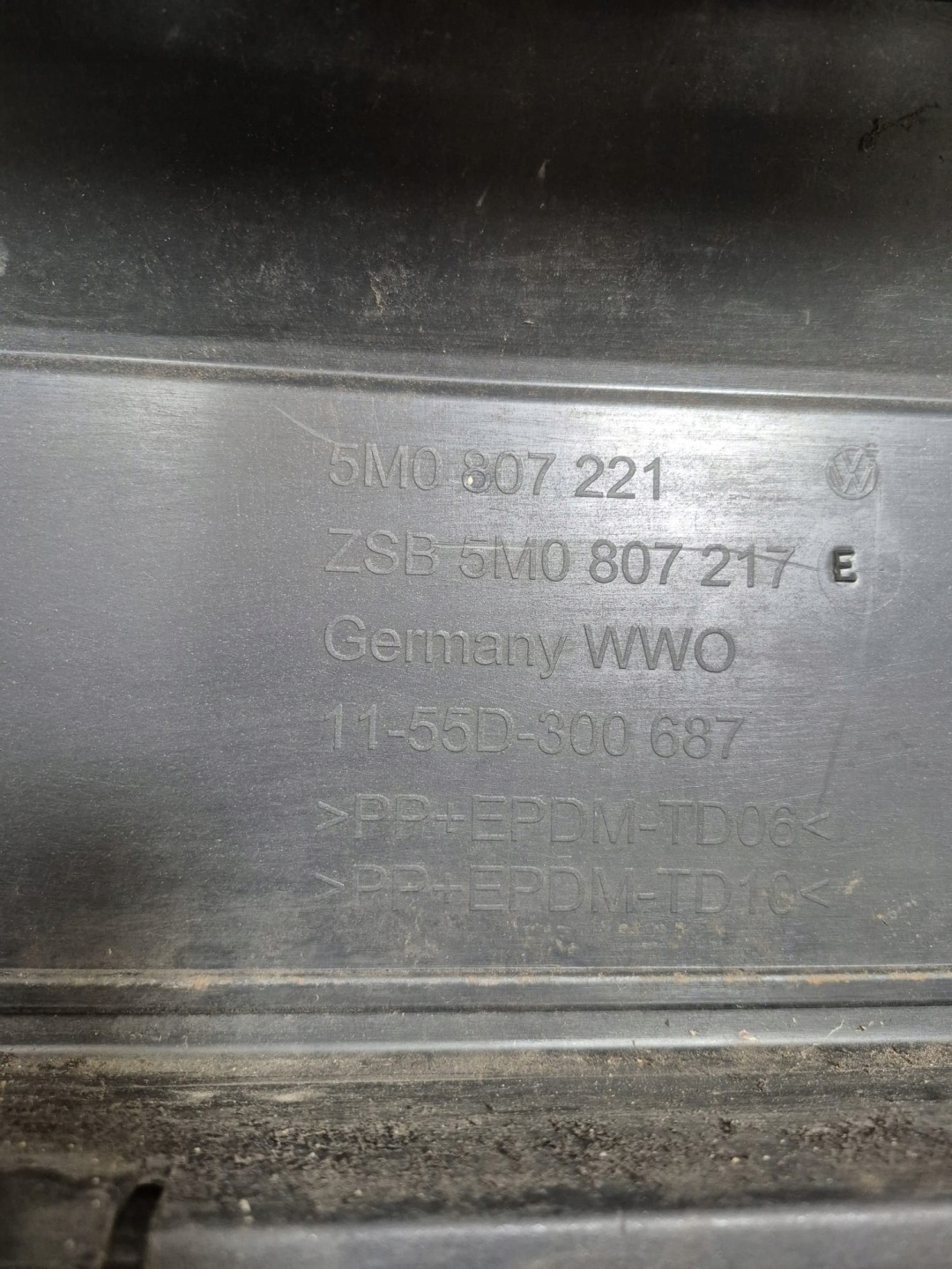 VW GOLF 5 plus 5 + 05- bumper front front SPR 5M0807221