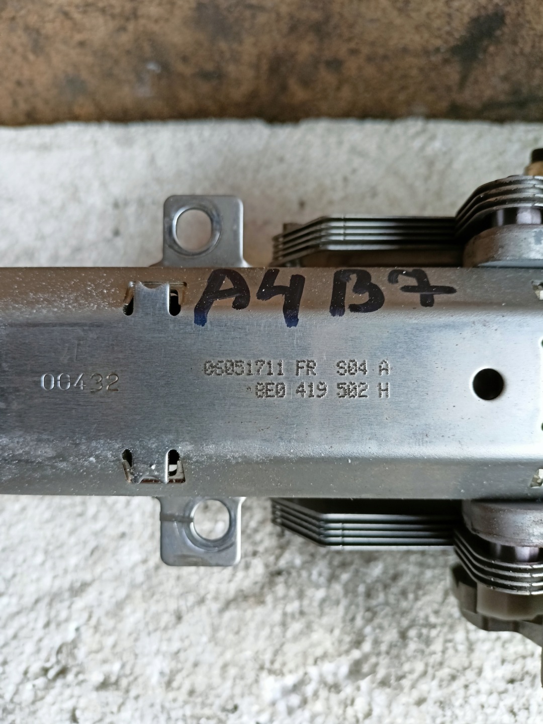 steering wheel rod AUDI A4 B7 8E0419502H