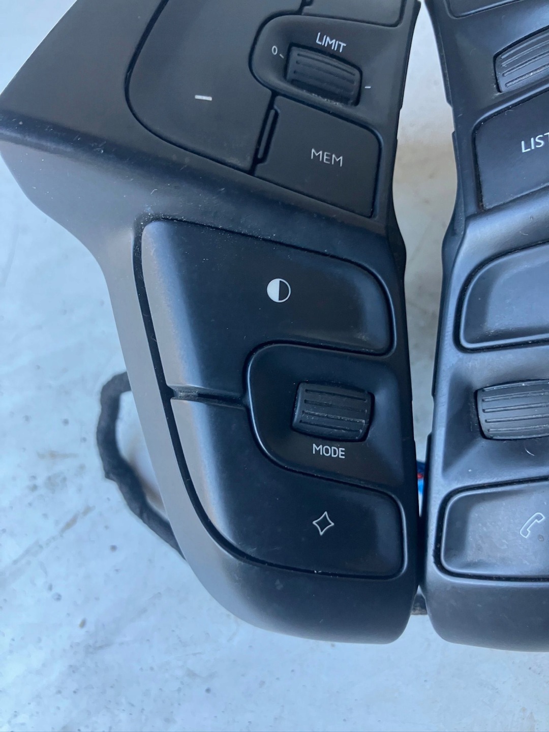 MULTIFUKCJA PRZYCISKI des Lenkrads CITROEN C4 PICASSO II 96777869ZD