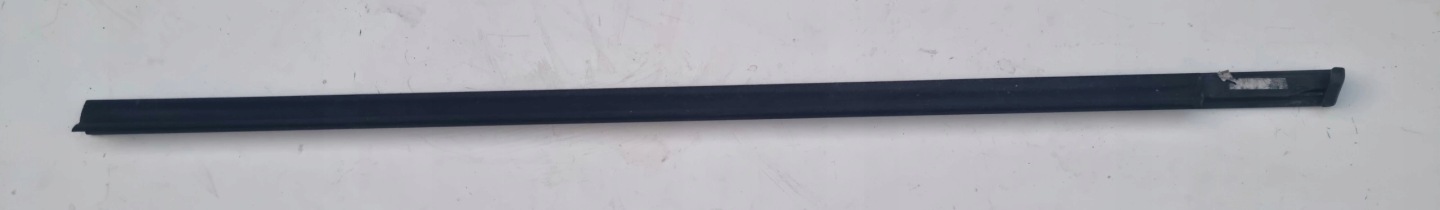 AUDI E-TRON 4KE moulding dust door right front 4KE837476