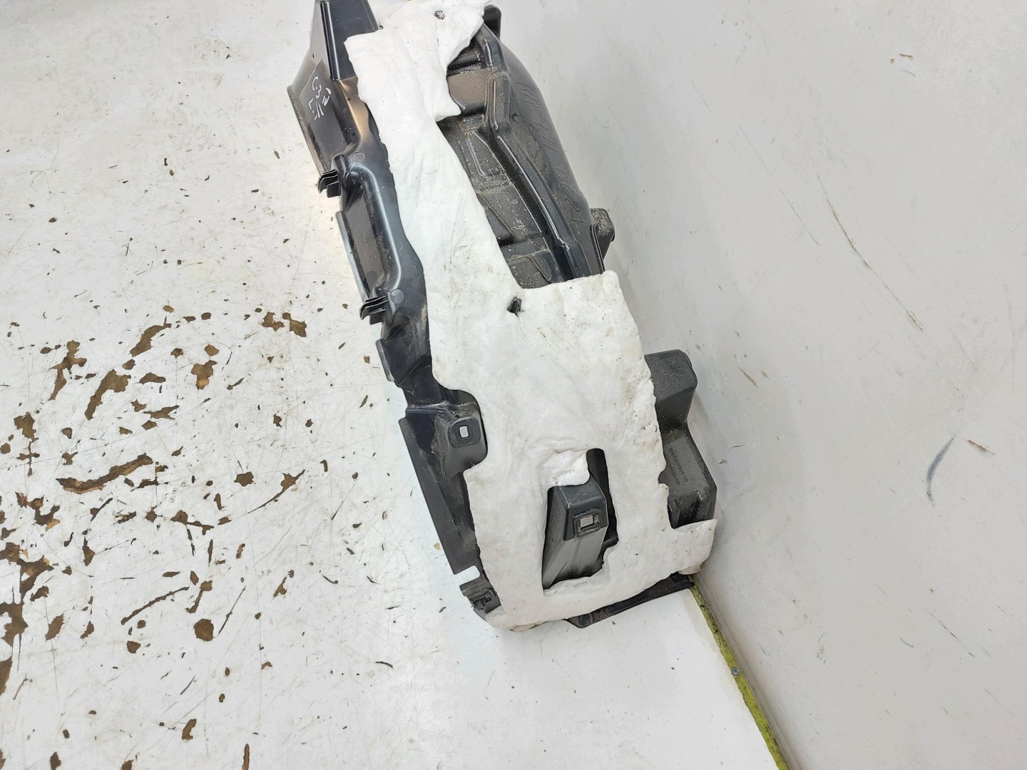 Citroen C3 IV 4 2025 1.2 THP HN09 mudguard left rear part