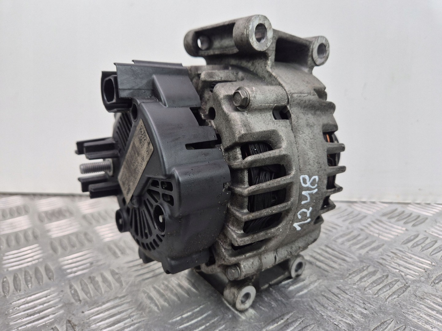 Mercedes C250 CGI W204 1.8 Alternator A0009067902