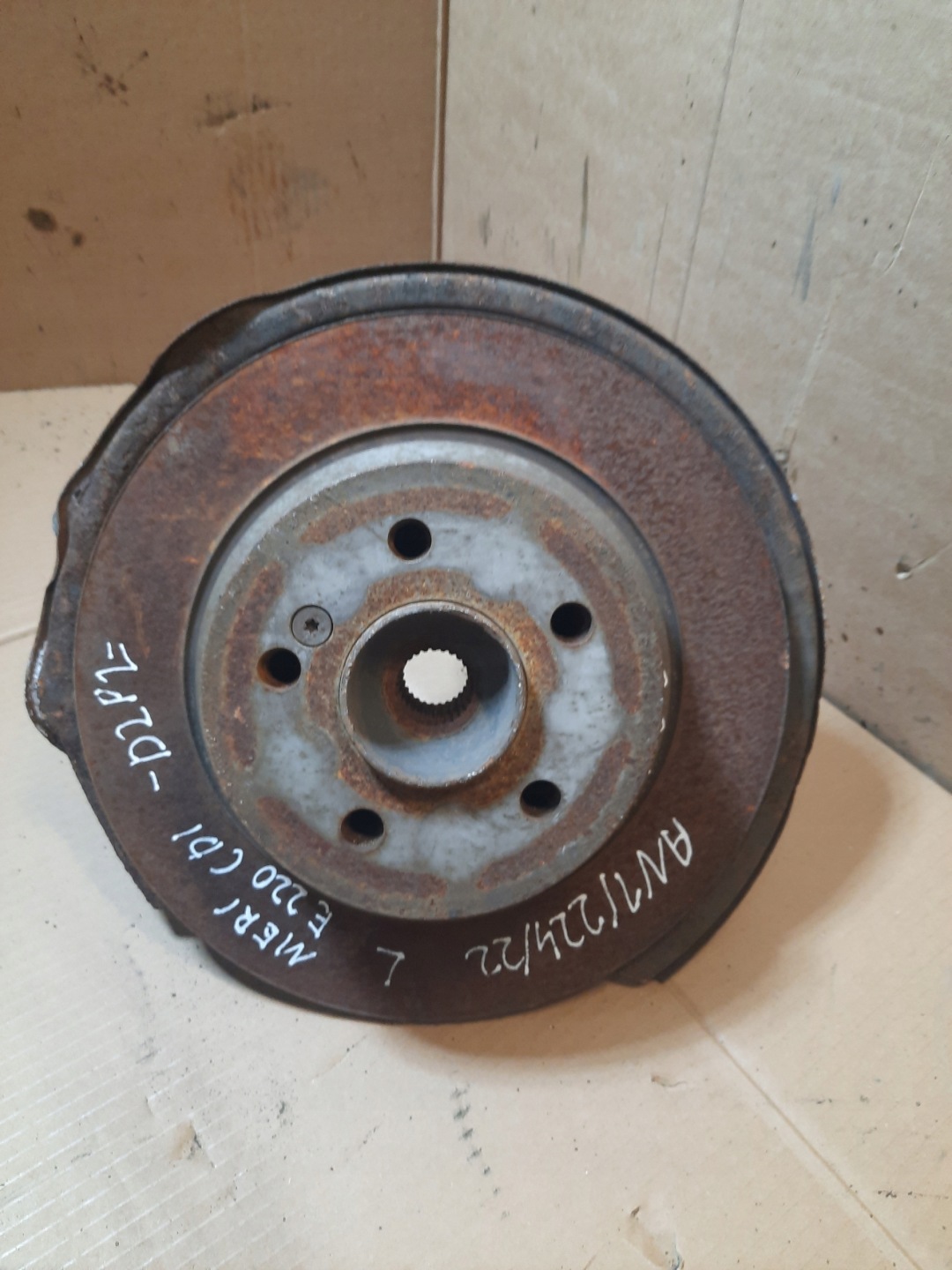 Mozzo FUSELLO perno mozzo sinistra posteriore MERCEDES E220 CDI