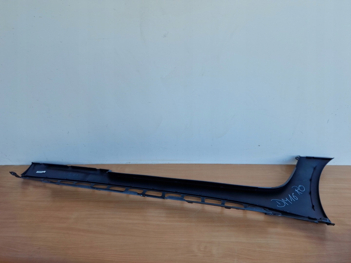 MERCEDES AMG GT FL 190 right threshold moulding threshold