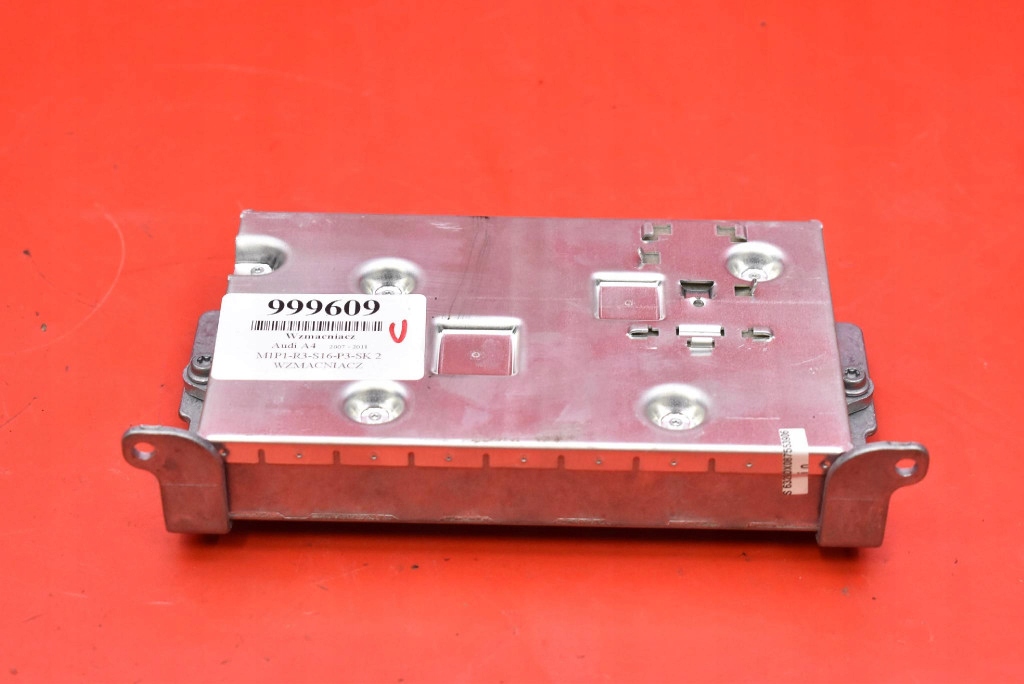 amplifier RADIA 8T0035462 AUDI A4 B8 07-11