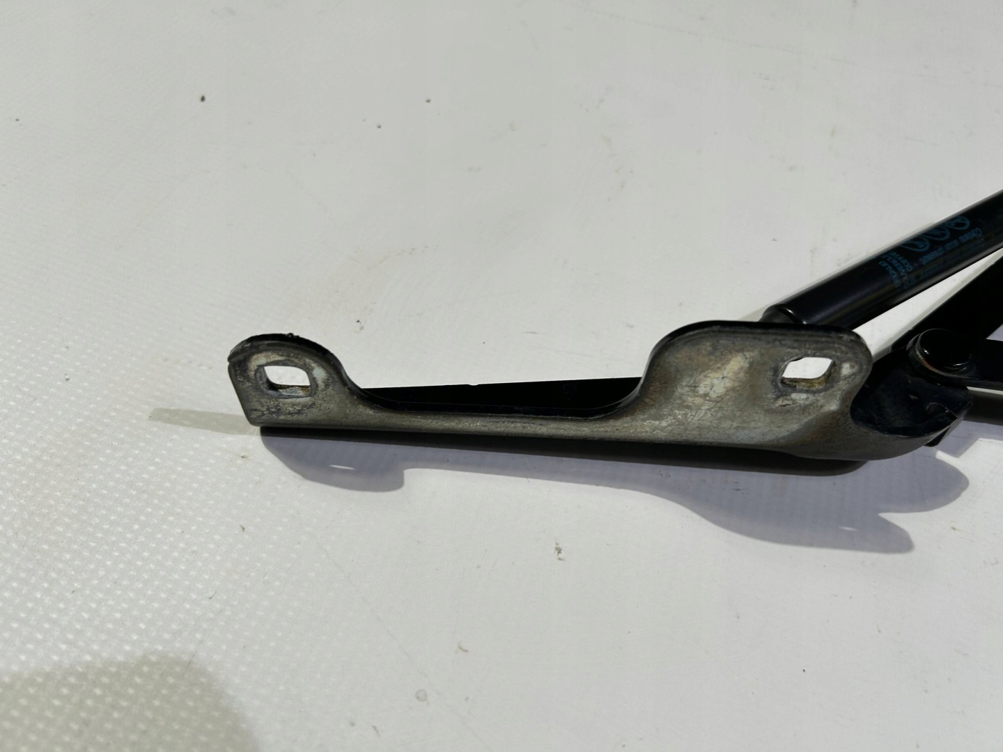 hinges bonnet boot damper left right Chevrolet Camaro Cabrio 2009r