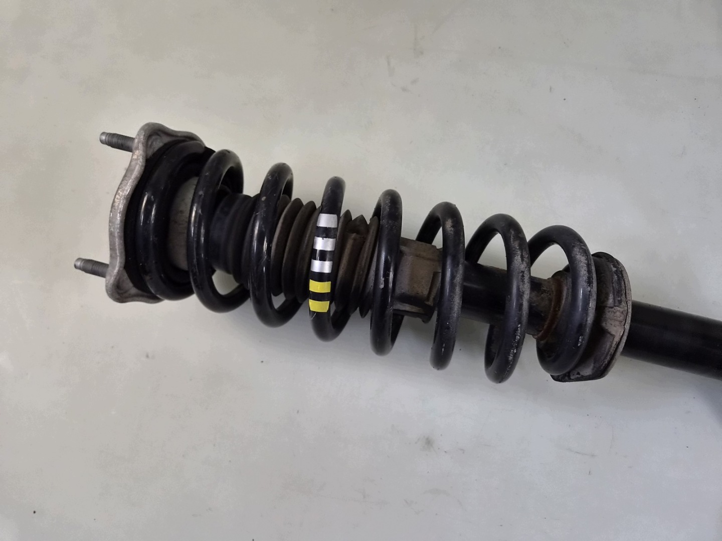 shock absorber left front 2.2 cdi MERCEDES GLC X253 C253 W253 A2533202766